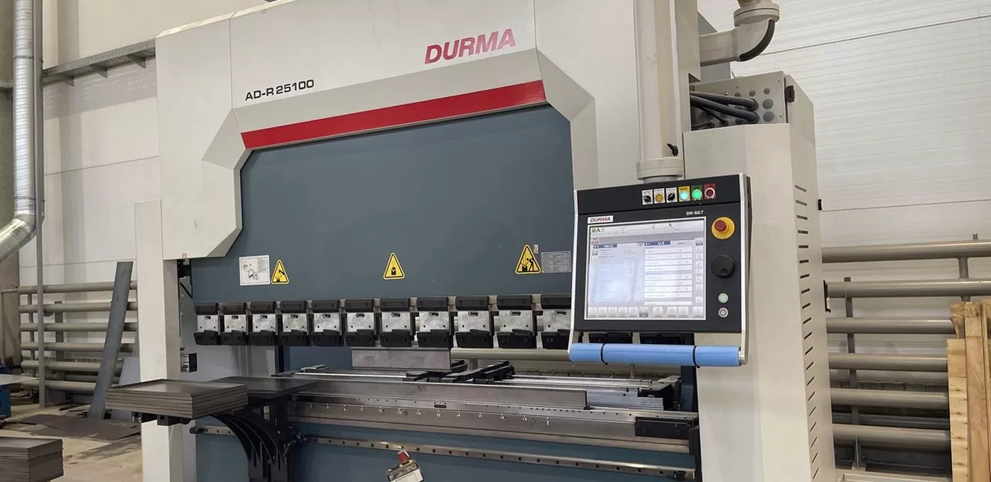 Гидравлический листогибочный пресс DURMA AD-R 25100